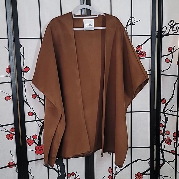 COS Contrast-Stitch Cape - Picture 3 of 8